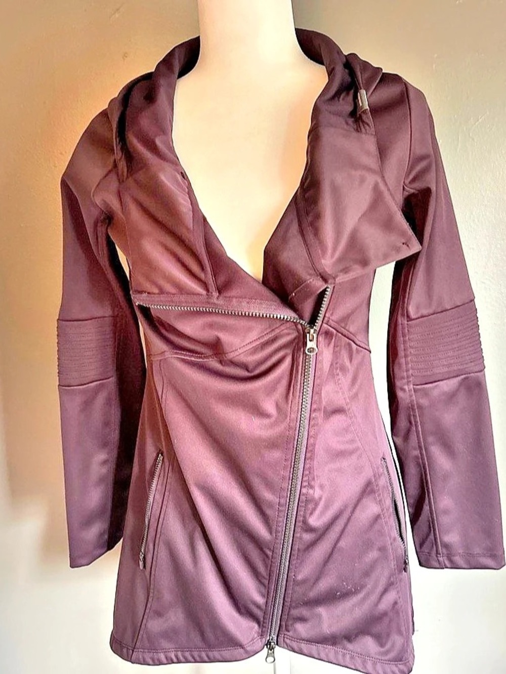 Mondetta Hooded Asymmetrical Jacket in Purple XS Like New